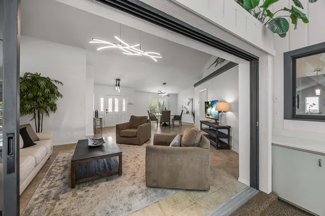 $949,000 | 2529 Kings Lake Boulevard, Naples, FL 34112