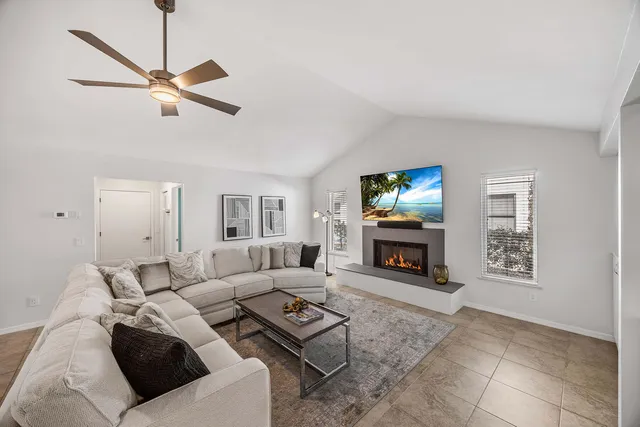 $949,000 | 2529 Kings Lake Boulevard, Naples, FL 34112