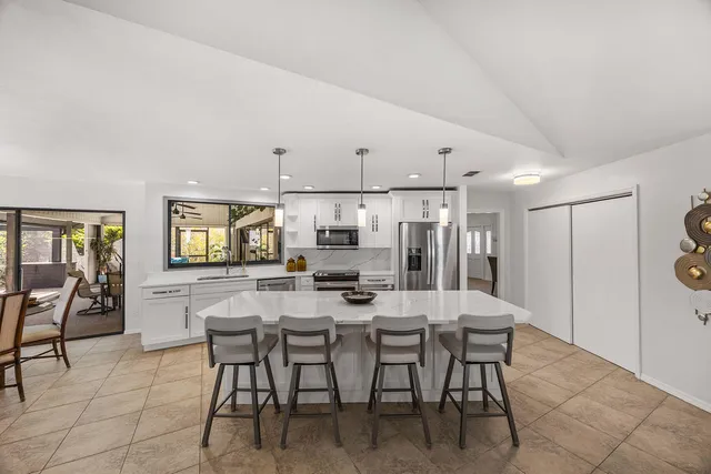 $949,000 | 2529 Kings Lake Boulevard, Naples, FL 34112