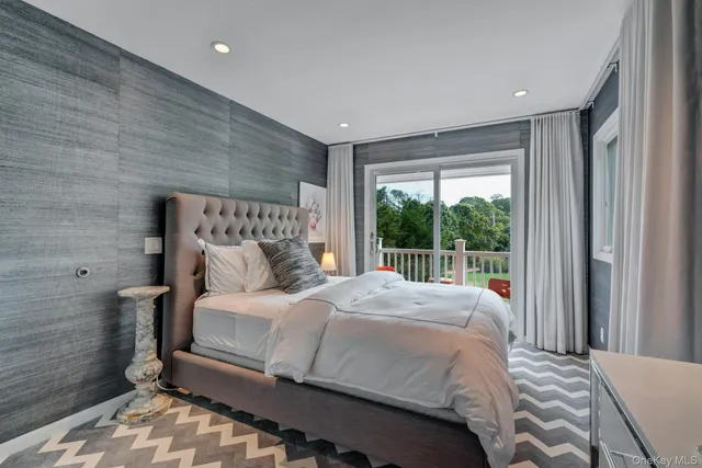 $1,499,999 | 33 Old Canoe Place Road, Hampton Bays, NY 11946