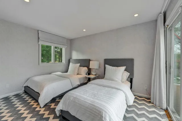 $1,499,999 | 33 Old Canoe Place Road, Hampton Bays, NY 11946