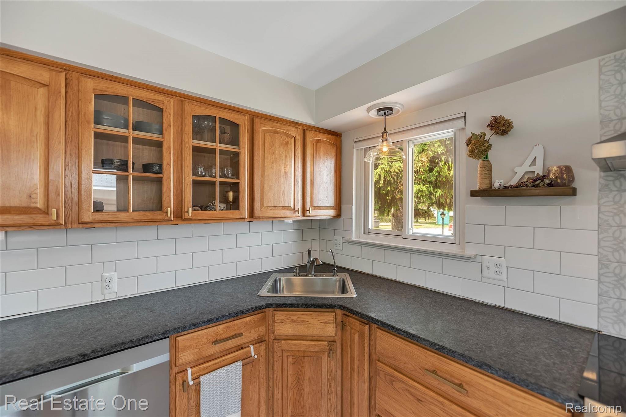 3024 Starr Road Royal Oak, MI 48073 - Photo 15 of 42 16-3024 Starr Rd-WindowStill-Real-Estate-Photography-16.jpg