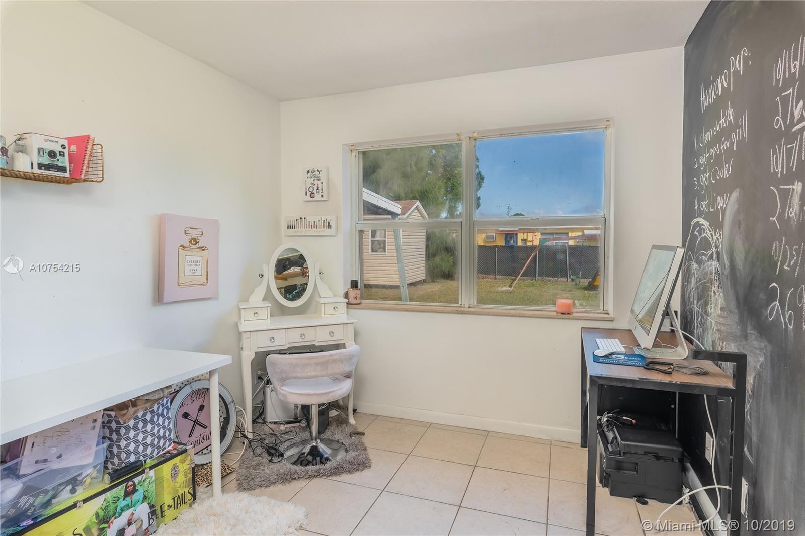 2360 Par Road West Palm Beach, FL 33409 - Photo 6 of 10 Gallery Image 6