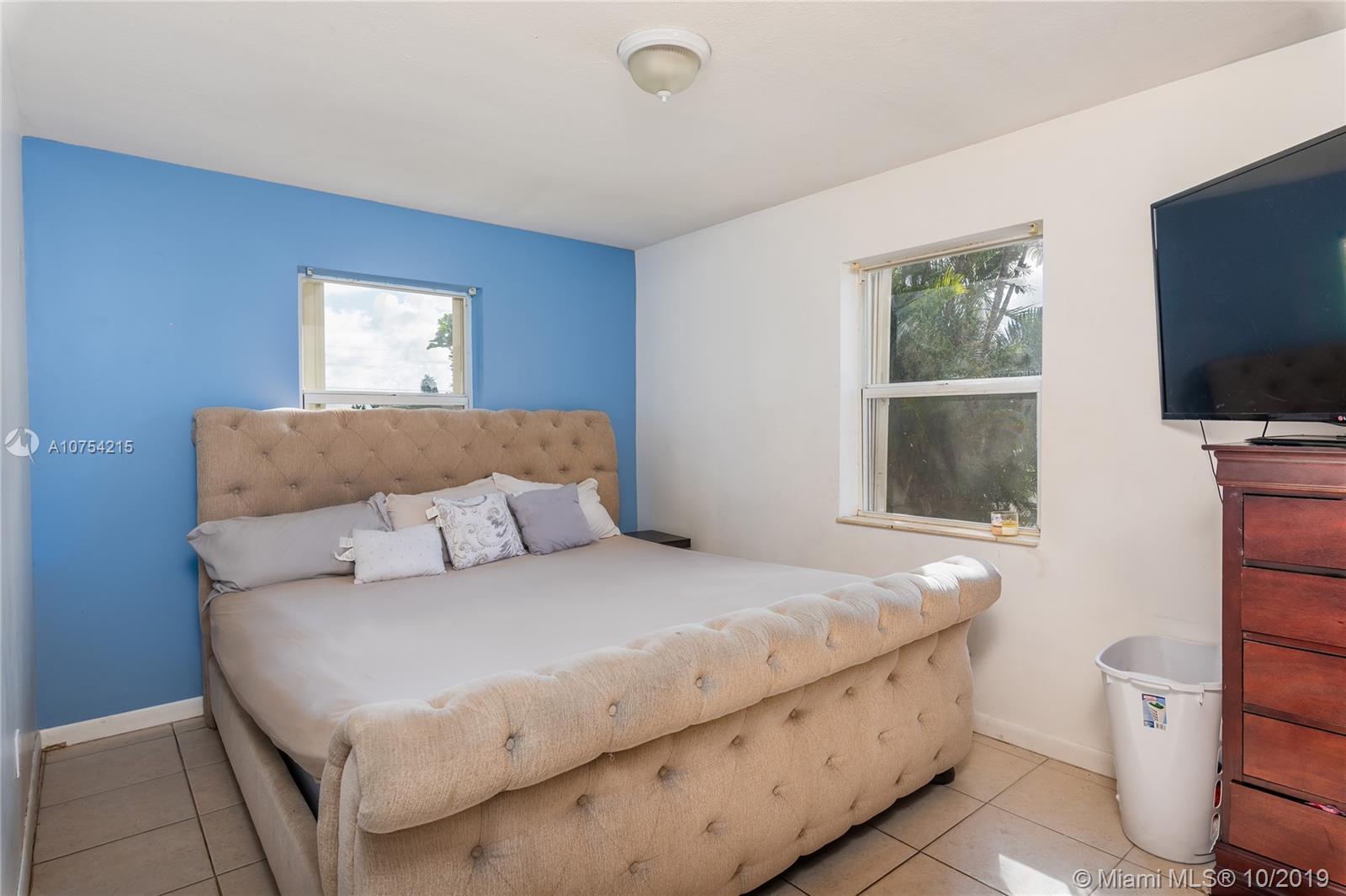 2360 Par Road West Palm Beach, FL 33409 - Photo 7 of 10 Gallery Image 7