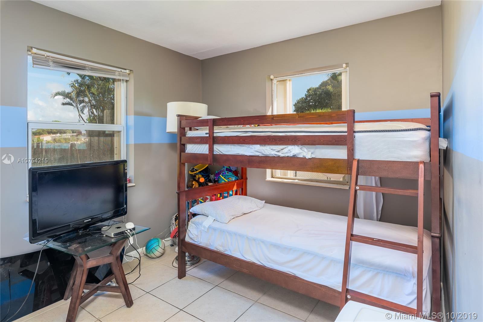 2360 Par Road West Palm Beach, FL 33409 - Photo 8 of 10 Gallery Image 8