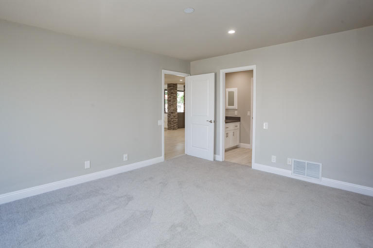 49 Columbia Drive Rancho Mirage, CA 92270 - Photo 29 of 52 an empty room with closet and a bathroom