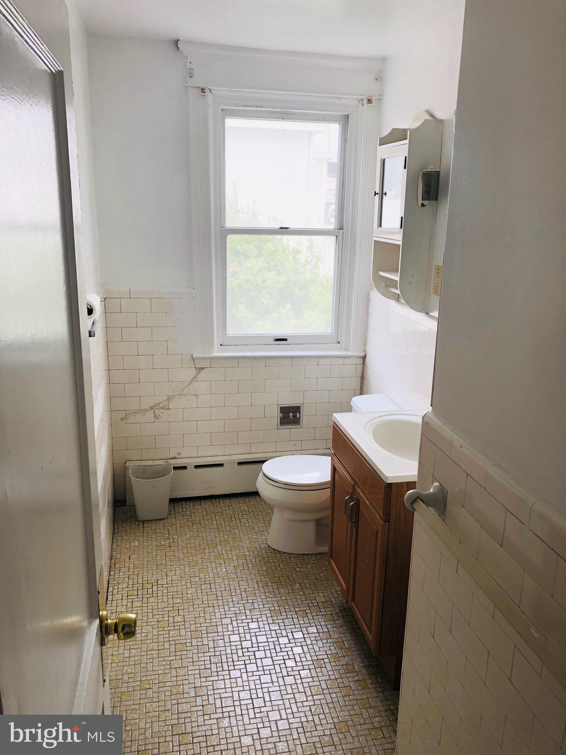 202 Ashby Road Upper Darby, PA 19082 - Photo 8 of 9