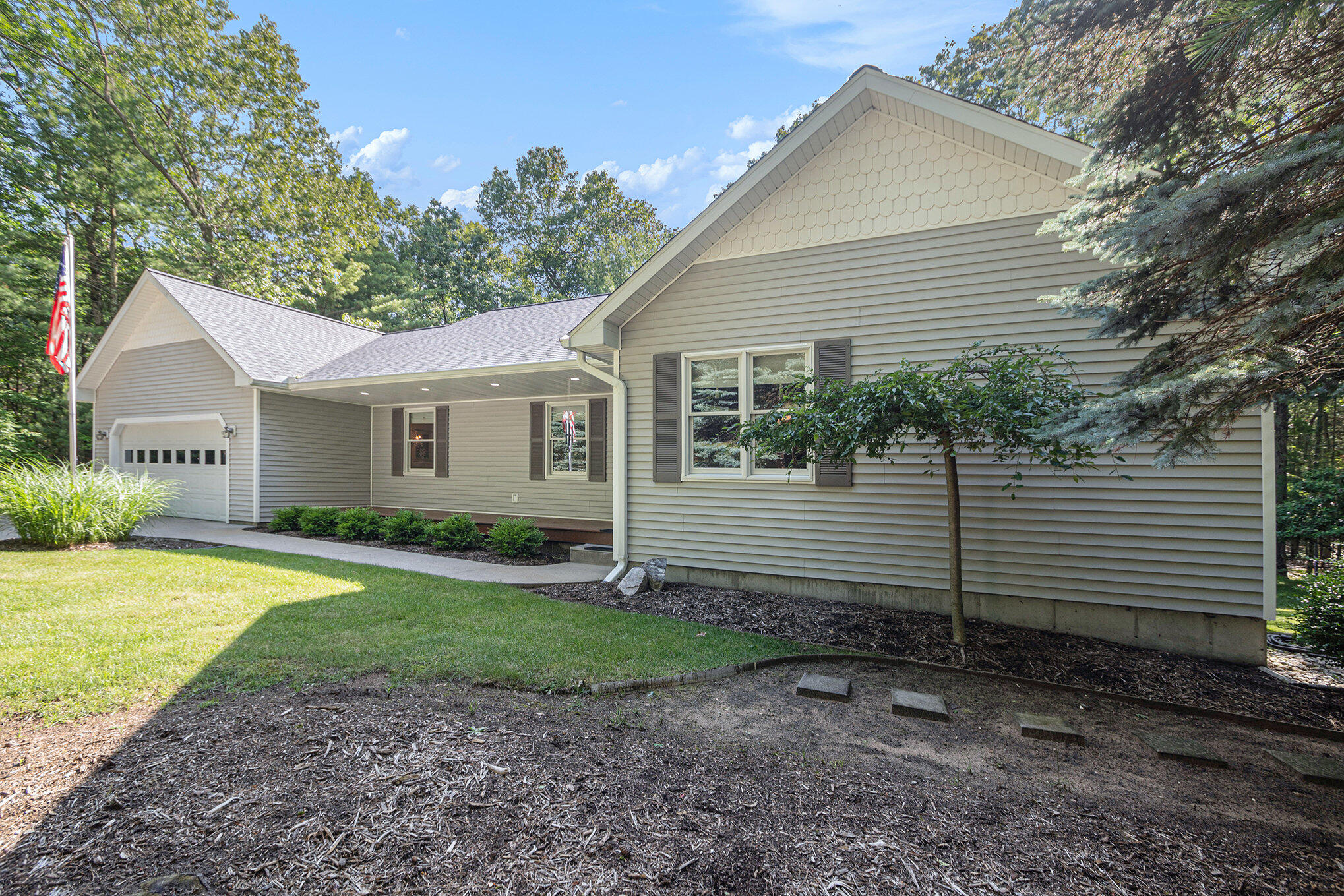 5723 Longbridge Road Pentwater, MI 49449 - Photo 2 of 40 002_dsc_7218