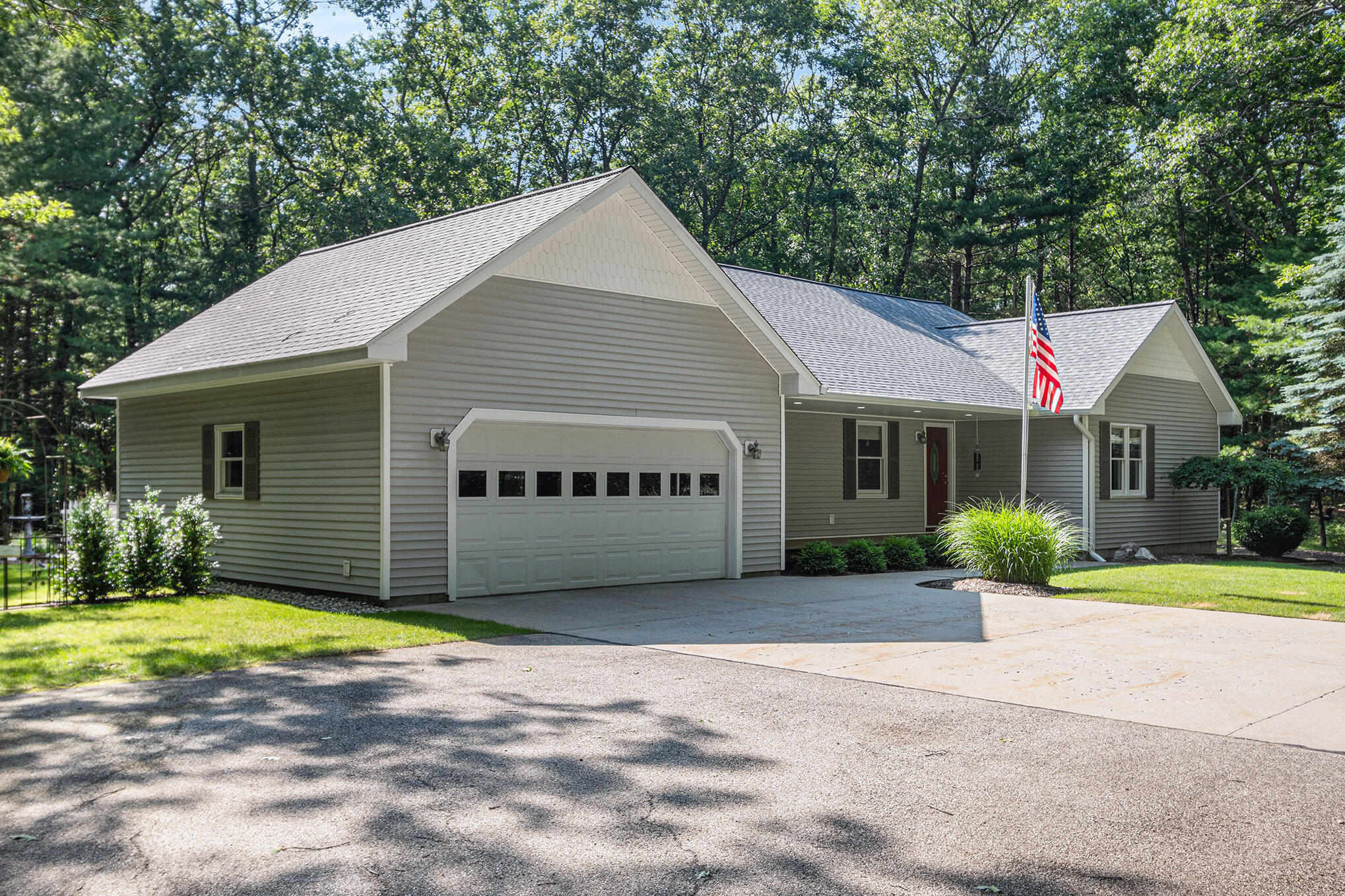 5723 Longbridge Road Pentwater, MI 49449 - Photo 3 of 40 003_dsc_7204