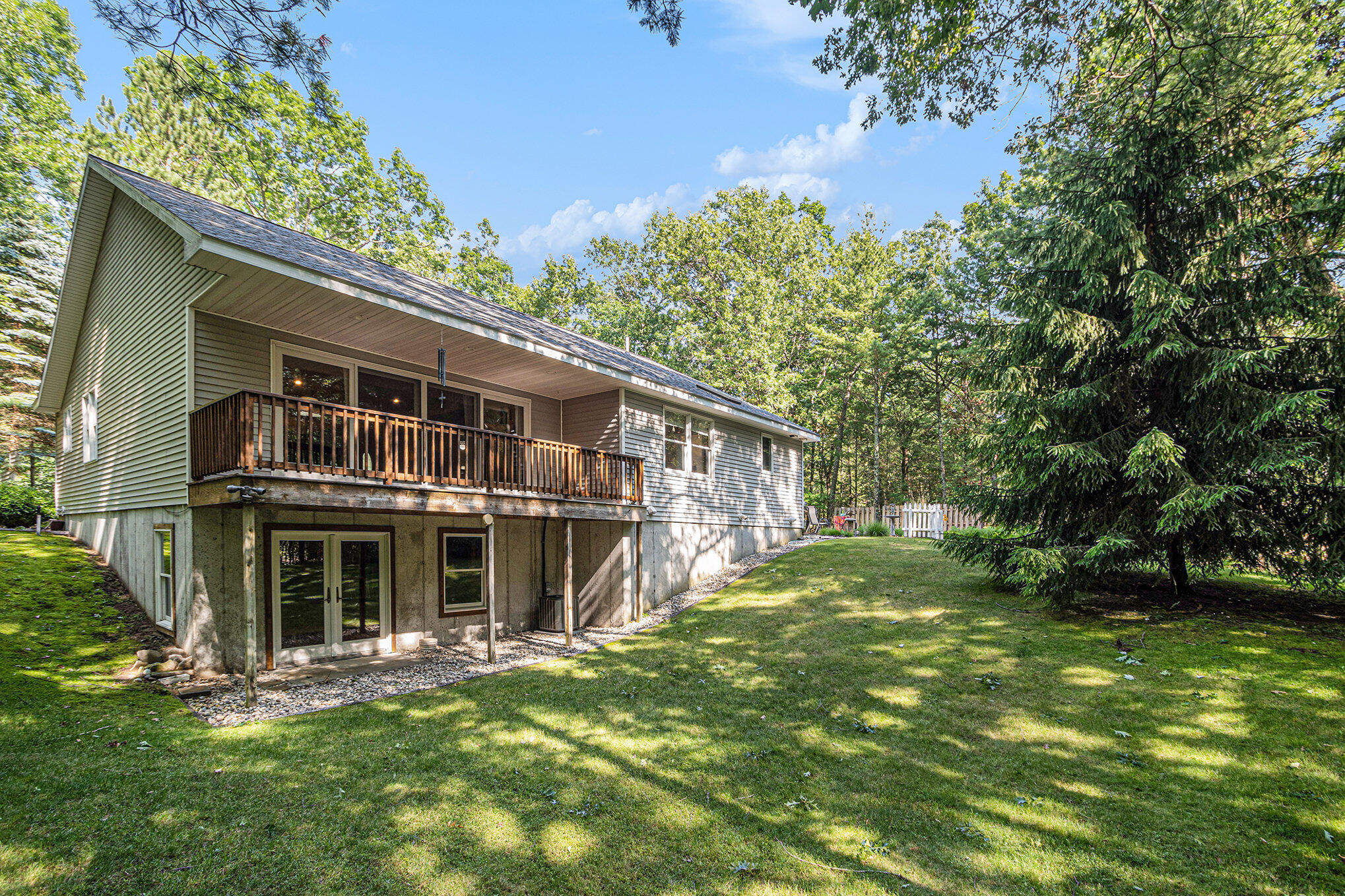 5723 Longbridge Road Pentwater, MI 49449 - Photo 4 of 40 032_dsc_7212