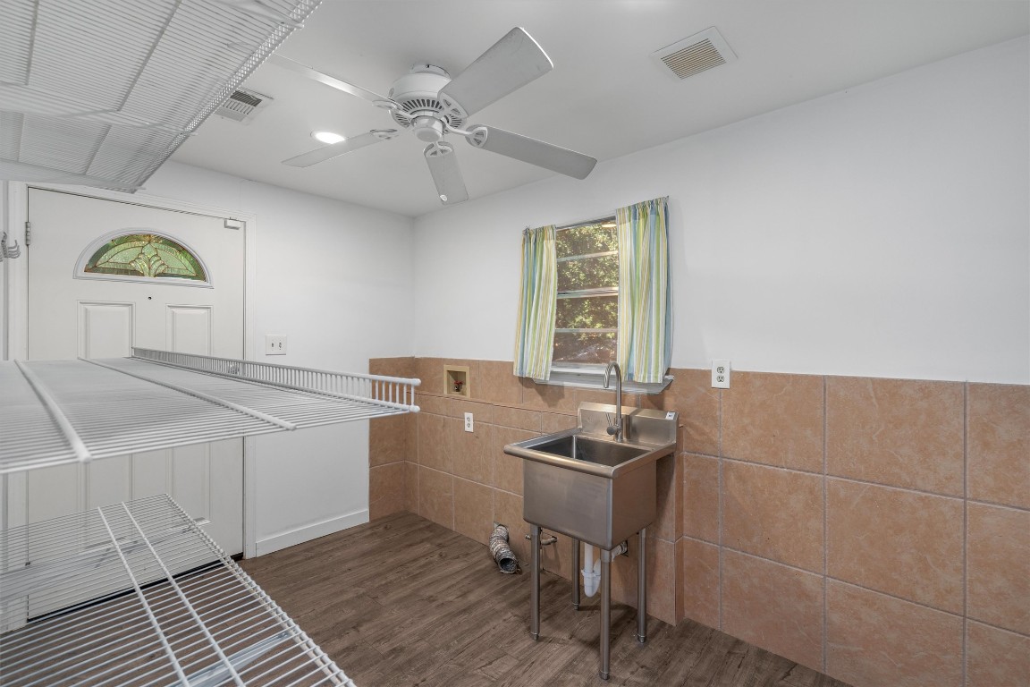 1306 Haskell Street Austin, TX 78702 - Photo 15 of 40