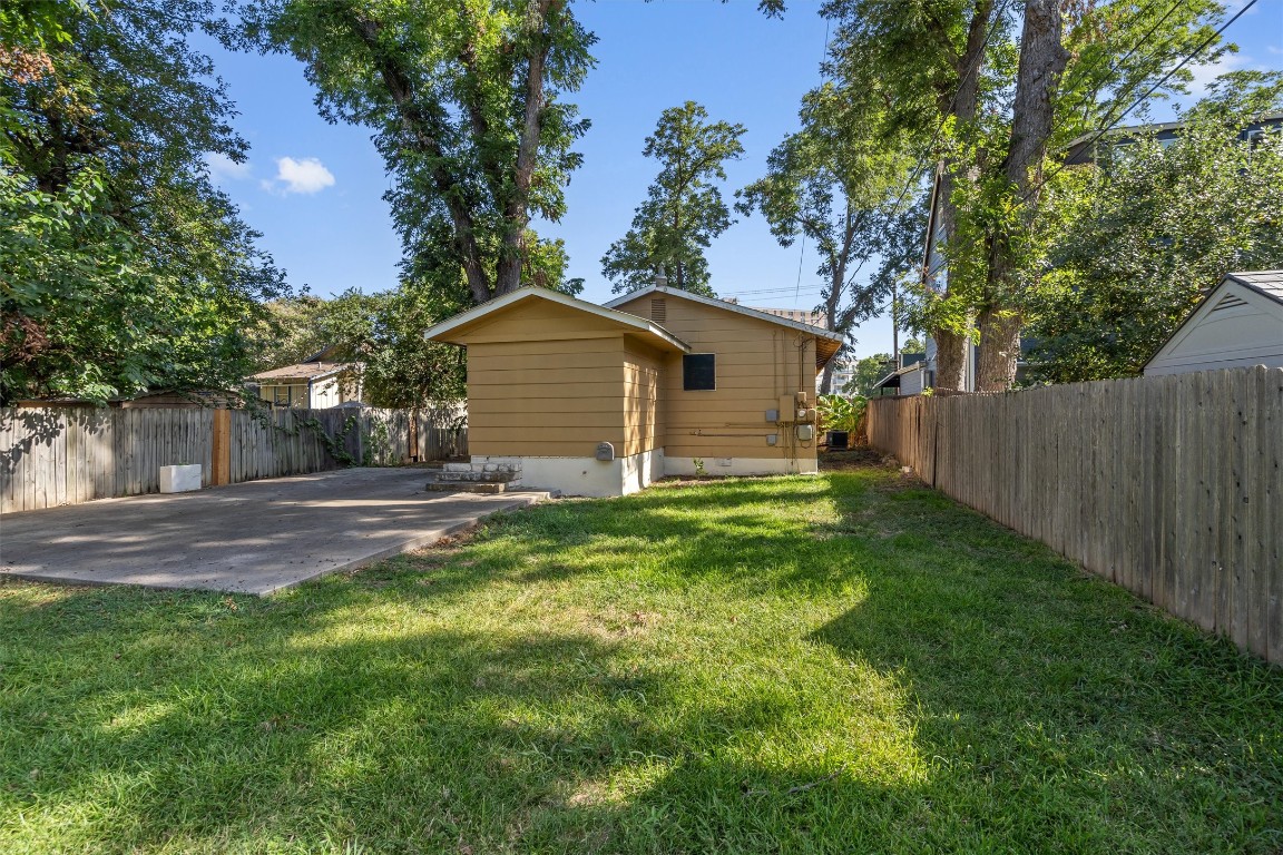 1306 Haskell Street Austin, TX 78702 - Photo 35 of 40