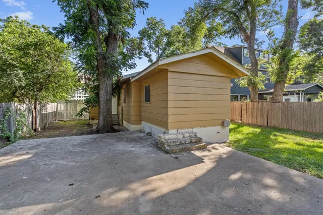$3,295 | 1306 Haskell Street, Austin, TX 78702