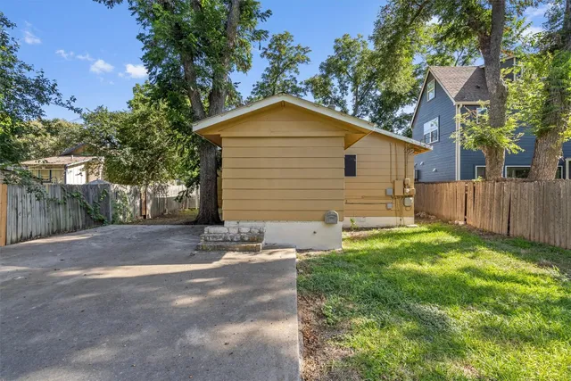 $3,295 | 1306 Haskell Street, Austin, TX 78702
