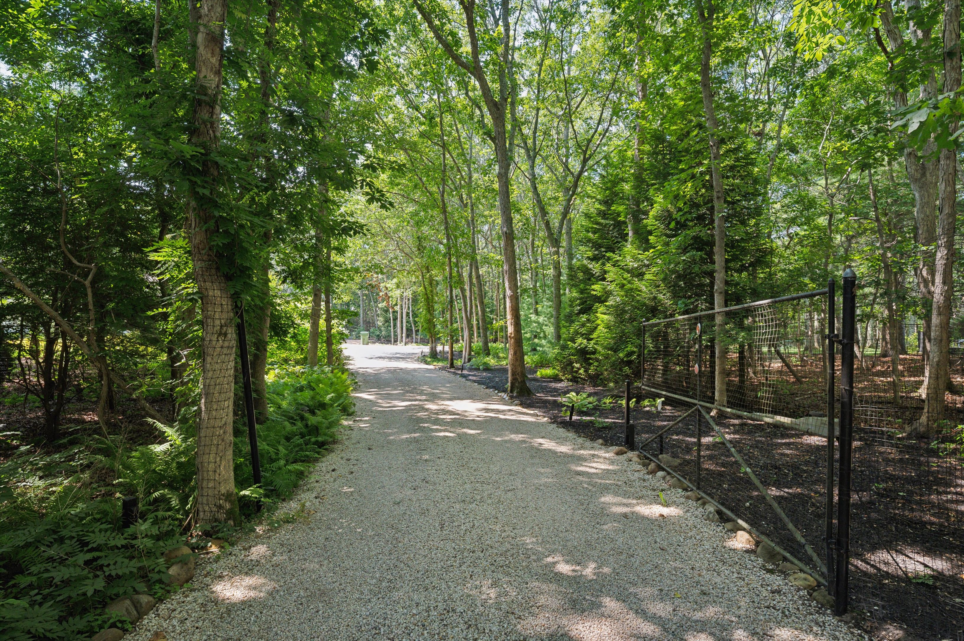 14 Livery Lane East Hampton, NY 11937 - Photo 32 of 33