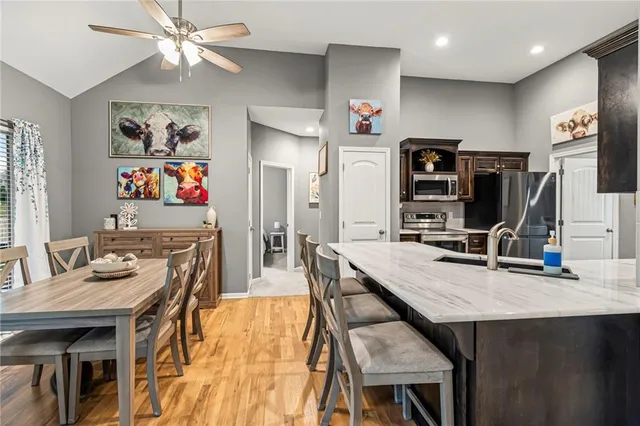 $420,000 | 1020 Poplar Lane, Liberty, MO 64068