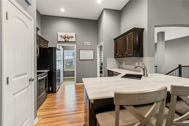 $420,000 | 1020 Poplar Lane, Liberty, MO 64068