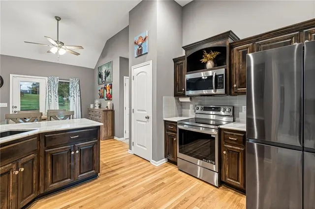 $420,000 | 1020 Poplar Lane, Liberty, MO 64068