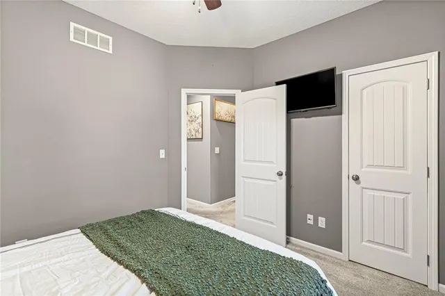 $420,000 | 1020 Poplar Lane, Liberty, MO 64068