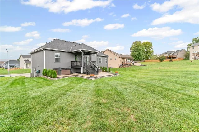 $420,000 | 1020 Poplar Lane, Liberty, MO 64068