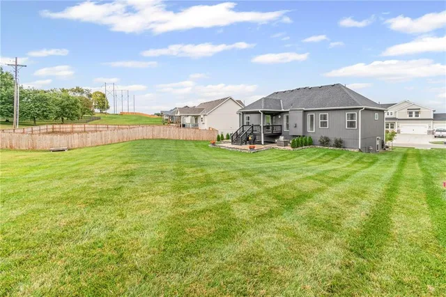 $420,000 | 1020 Poplar Lane, Liberty, MO 64068