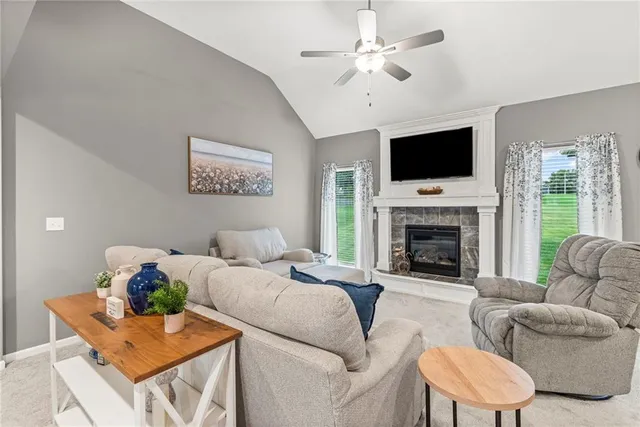 $420,000 | 1020 Poplar Lane, Liberty, MO 64068