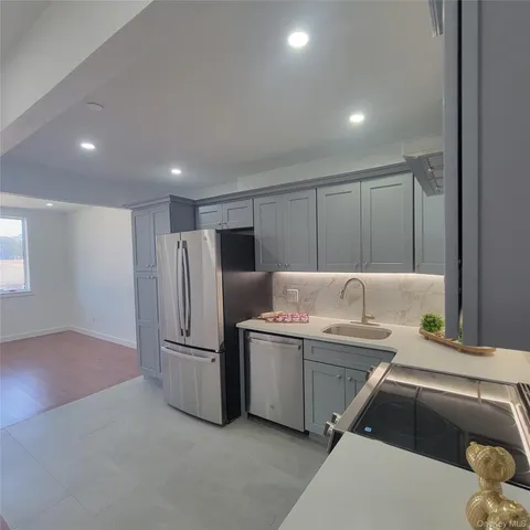 $2,075,000 | 2041 Strauss Street | Brownsville