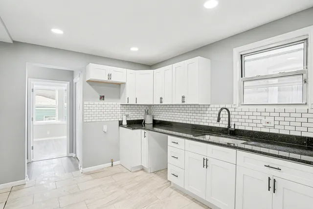 $279,000 | 6954 South Prairie Avenue, Chicago, IL 60637