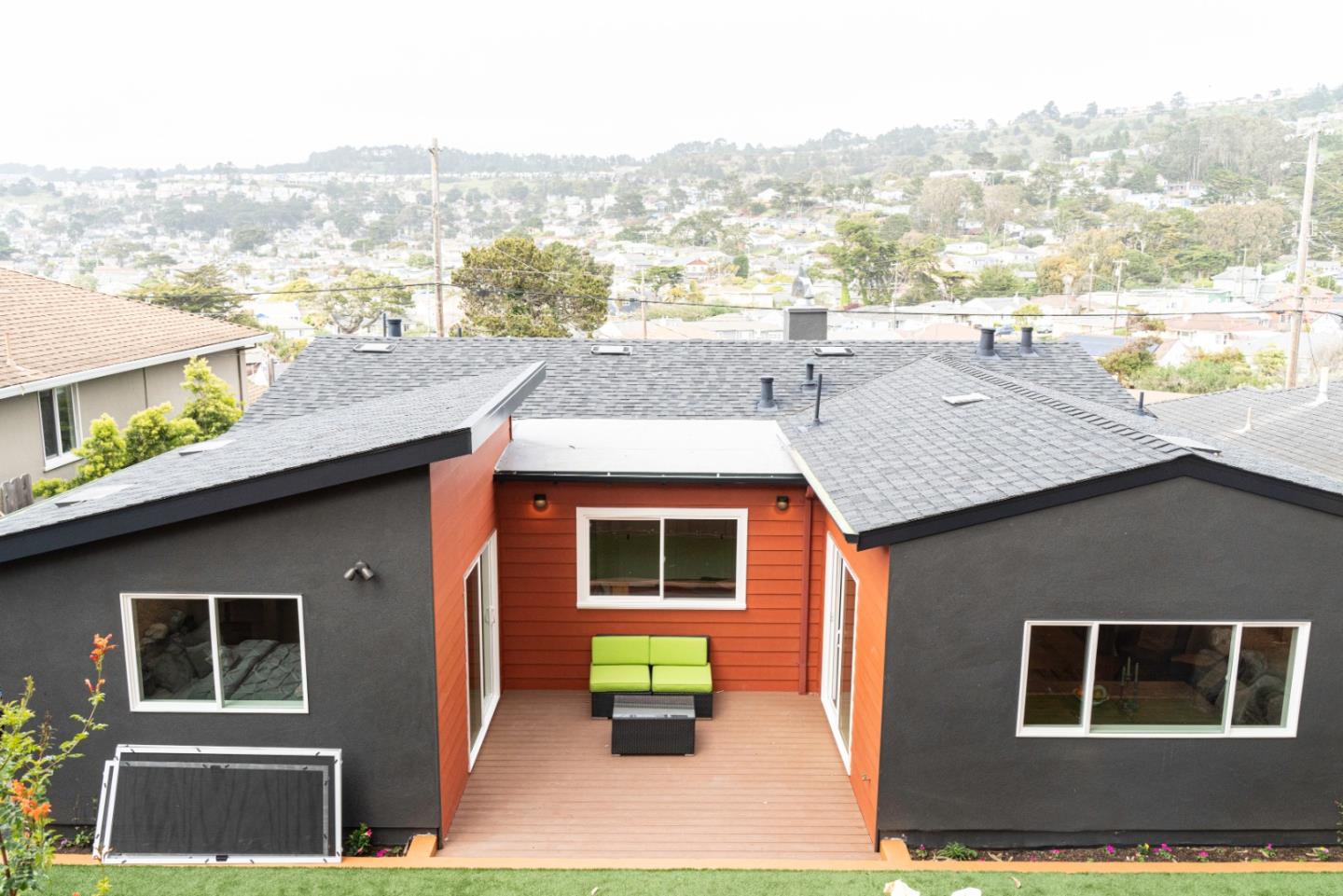 660 Edgemar Avenue Pacifica, CA 94044 - Photo 36 of 36 a aerial view of a house with a yard
