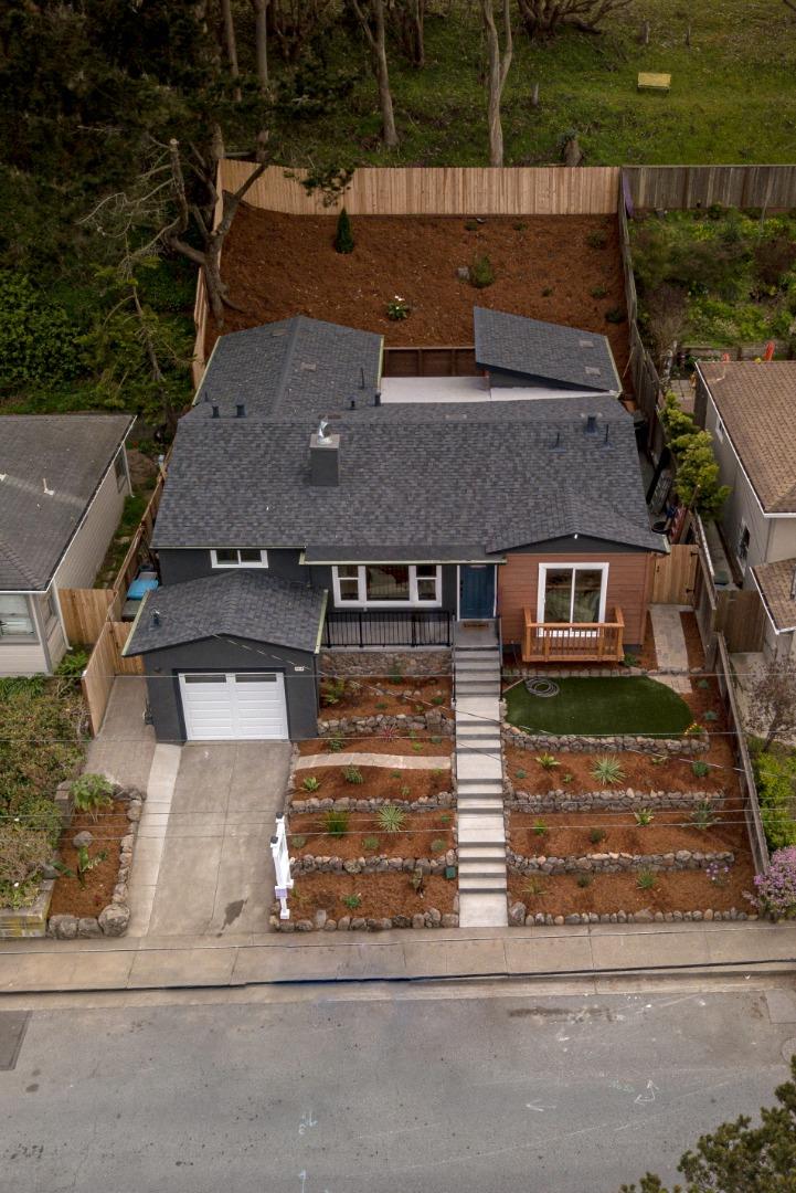 660 Edgemar Avenue Pacifica, CA 94044 - Photo 5 of 36 an aerial view of a house with a yard