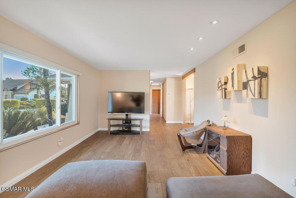 2147 McCrea Road Thousand Oaks, CA 91362 - Photo 16 of 38