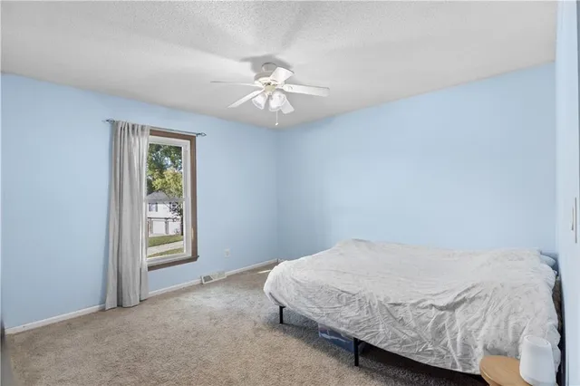 $339,000 | 6717 Northwest Lawson Lane, Parkville, MO 64152