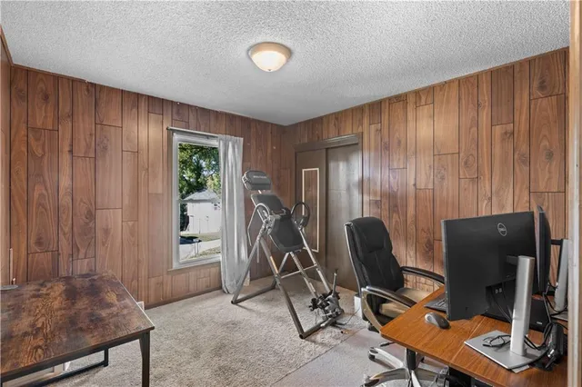 $339,000 | 6717 Northwest Lawson Lane, Parkville, MO 64152