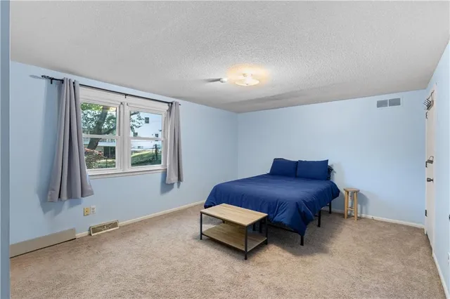 $339,000 | 6717 Northwest Lawson Lane, Parkville, MO 64152