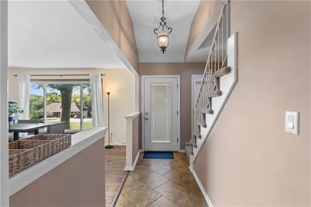 $339,000 | 6717 Northwest Lawson Lane, Parkville, MO 64152