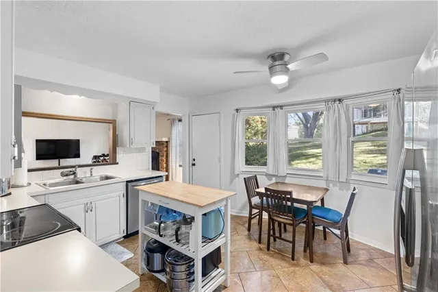 $339,000 | 6717 Northwest Lawson Lane, Parkville, MO 64152