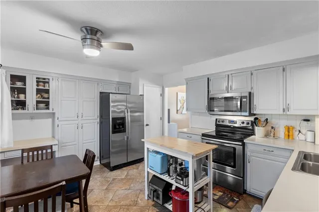 $339,000 | 6717 Northwest Lawson Lane, Parkville, MO 64152