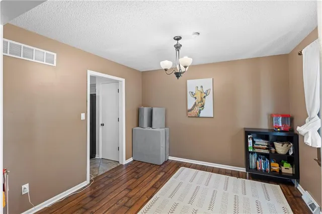 $339,000 | 6717 Northwest Lawson Lane, Parkville, MO 64152