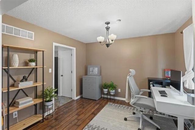 $339,000 | 6717 Northwest Lawson Lane, Parkville, MO 64152