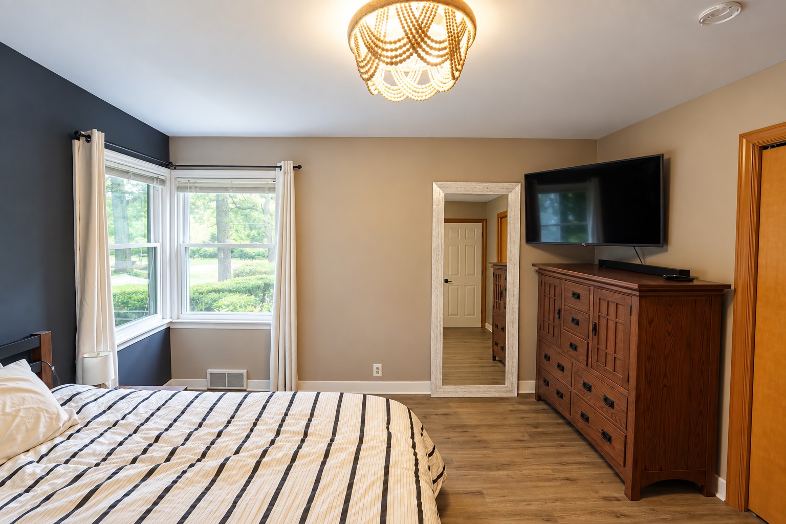 7302 West Hillside Road Crystal Lake, IL 60012 - Photo 11 of 25 Gallery Image 11