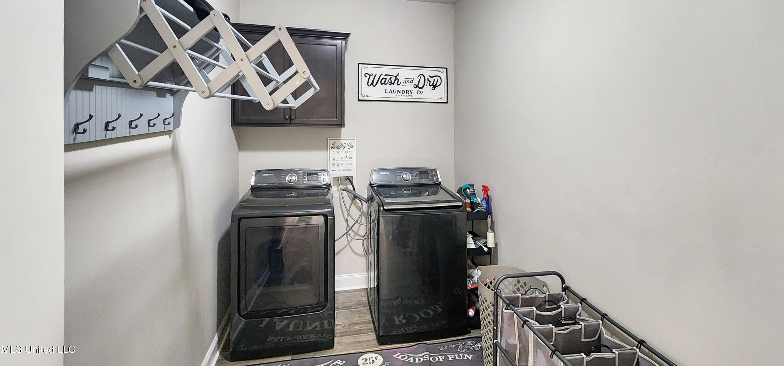 14456 North Swan Road Gulfport, MS 39503 - Photo 12 of 28 Laundry Room w/ quick garage access