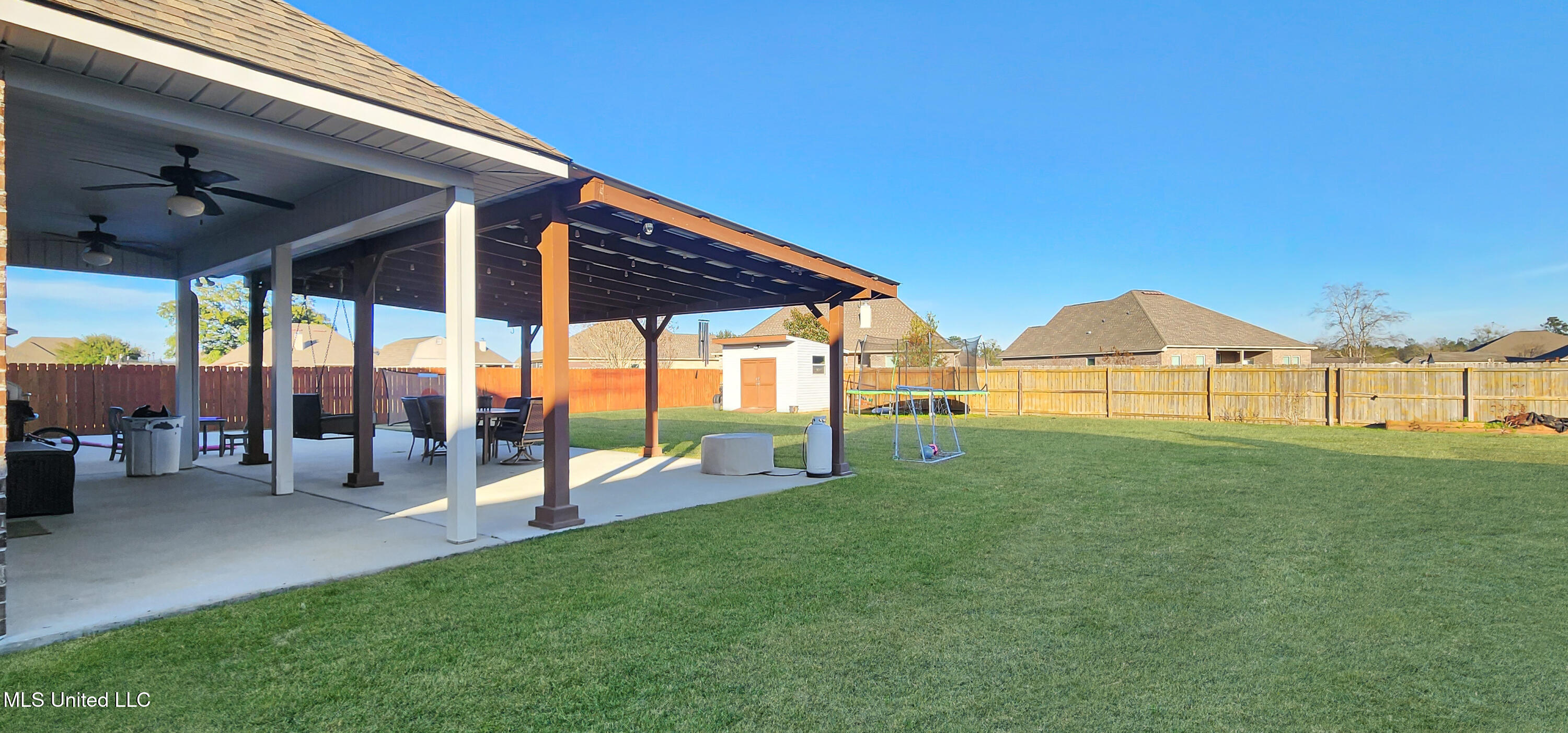 14456 North Swan Road Gulfport, MS 39503 - Photo 24 of 28 Covered/Extended Patio