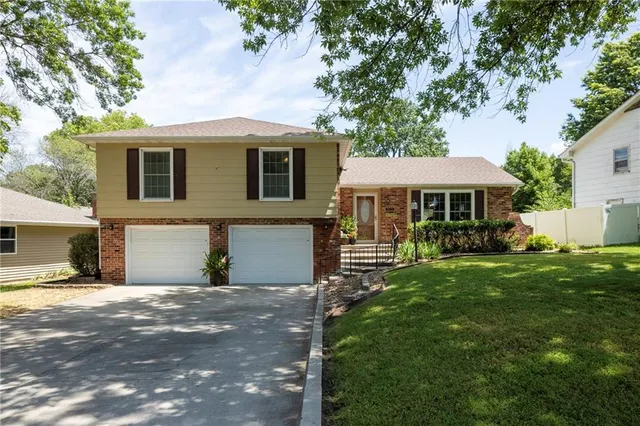 $312,500 | 315 Goodrich Drive, Warrensburg, MO 64093