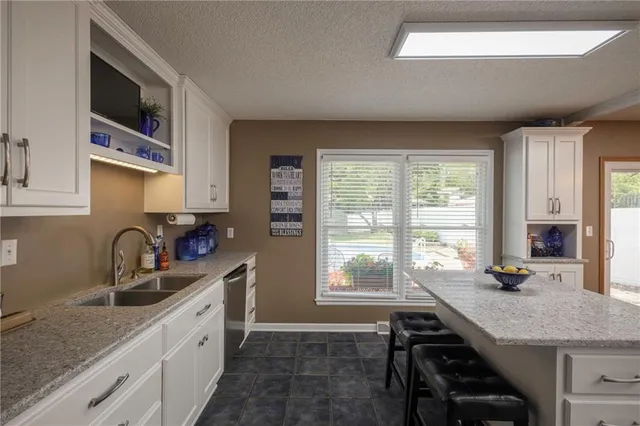 $312,500 | 315 Goodrich Drive, Warrensburg, MO 64093