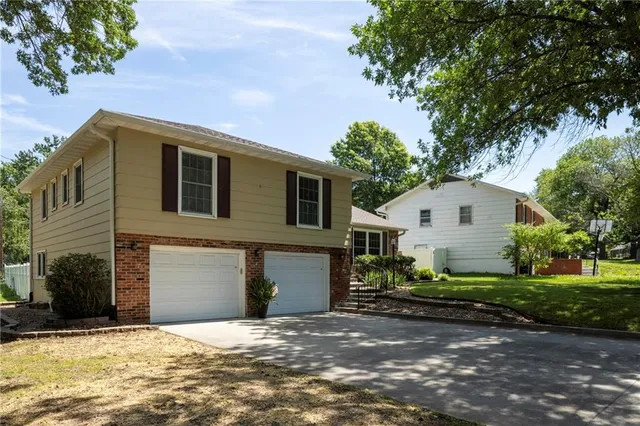 $312,500 | 315 Goodrich Drive, Warrensburg, MO 64093