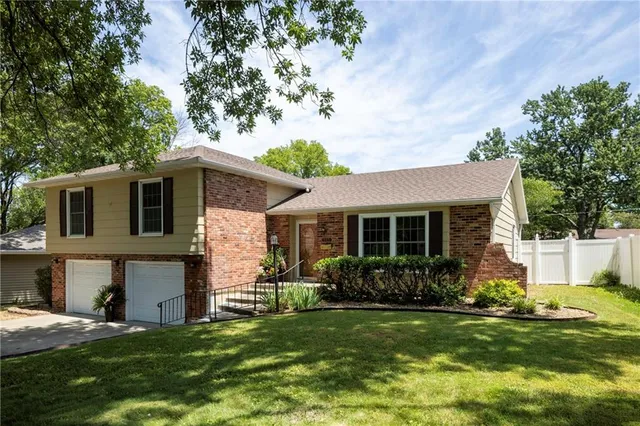 $312,500 | 315 Goodrich Drive, Warrensburg, MO 64093