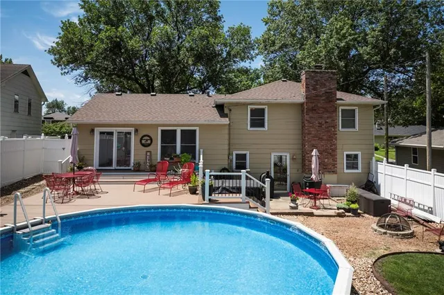 $312,500 | 315 Goodrich Drive, Warrensburg, MO 64093