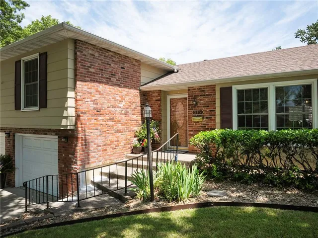 $312,500 | 315 Goodrich Drive, Warrensburg, MO 64093