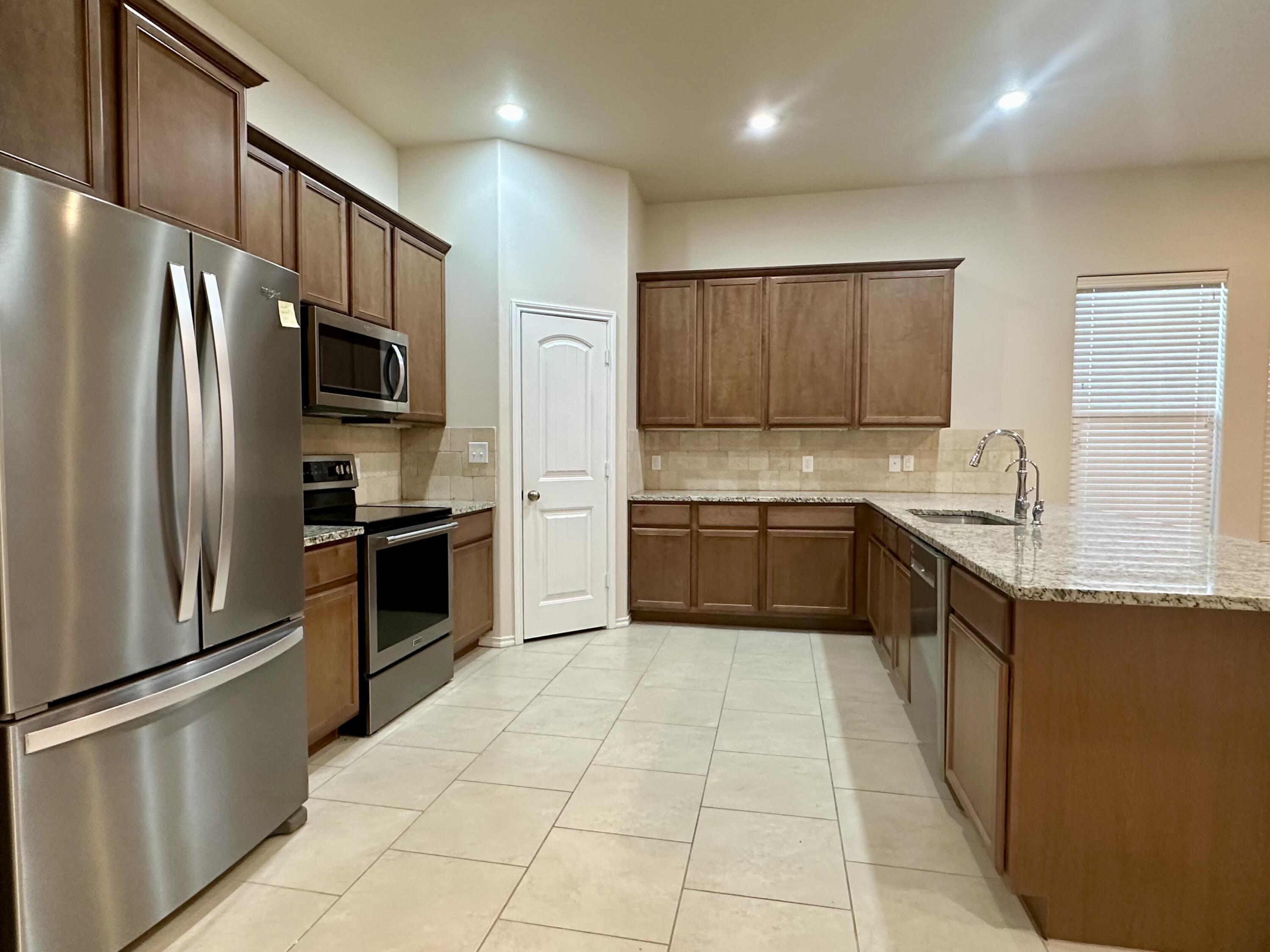 7046 95th Street Lubbock, TX 79424 - Photo 7 of 17 IMG_1413