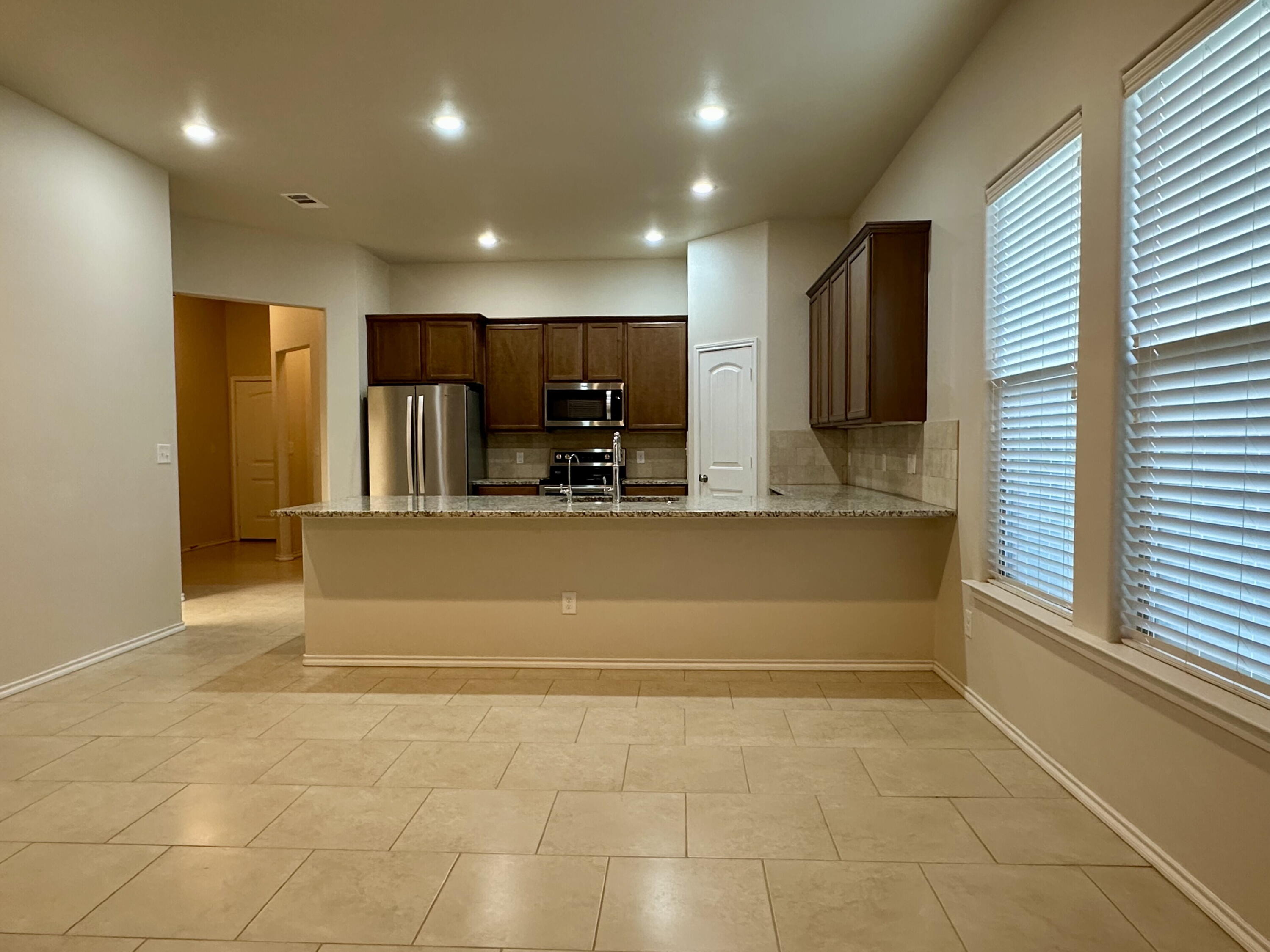 7046 95th Street Lubbock, TX 79424 - Photo 8 of 17 IMG_1415